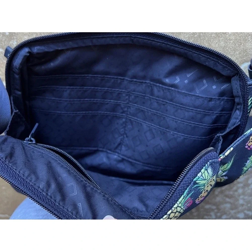 VERA BRADLEY Lighten Up Belt Bag Toucan Party Pineapples Navy Fanny Pack Travel - Picture 9 of 12